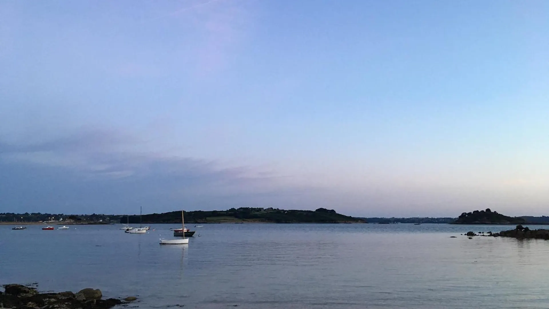 Feriehus Plages & Gr 10 Min A Pied - Grande Maison Calme Plougasnou
